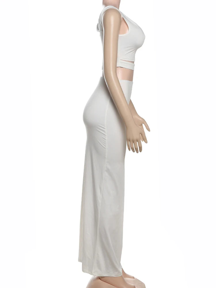 Vestido com Decote em V Profundo – Sem Costas, Alças Halter, Cintura com Laço