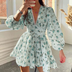 Vestido Floral Feminino Curto – Cintura Alta, Decote em V, Manga Comprida