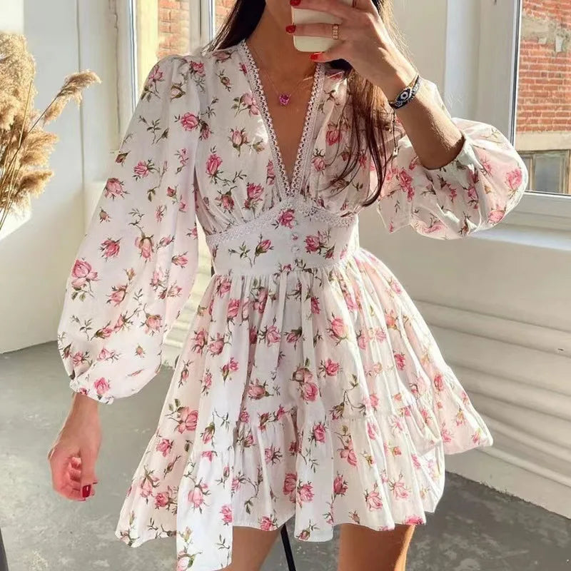 Vestido Floral Feminino Curto – Cintura Alta, Decote em V, Manga Comprida