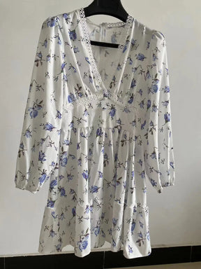 Vestido Floral Feminino Curto – Cintura Alta, Decote em V, Manga Comprida