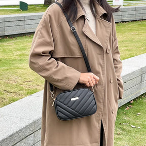 Small Women's Crossbody Bag – Elegant Design in Synthetic Leather with Zipper Closure