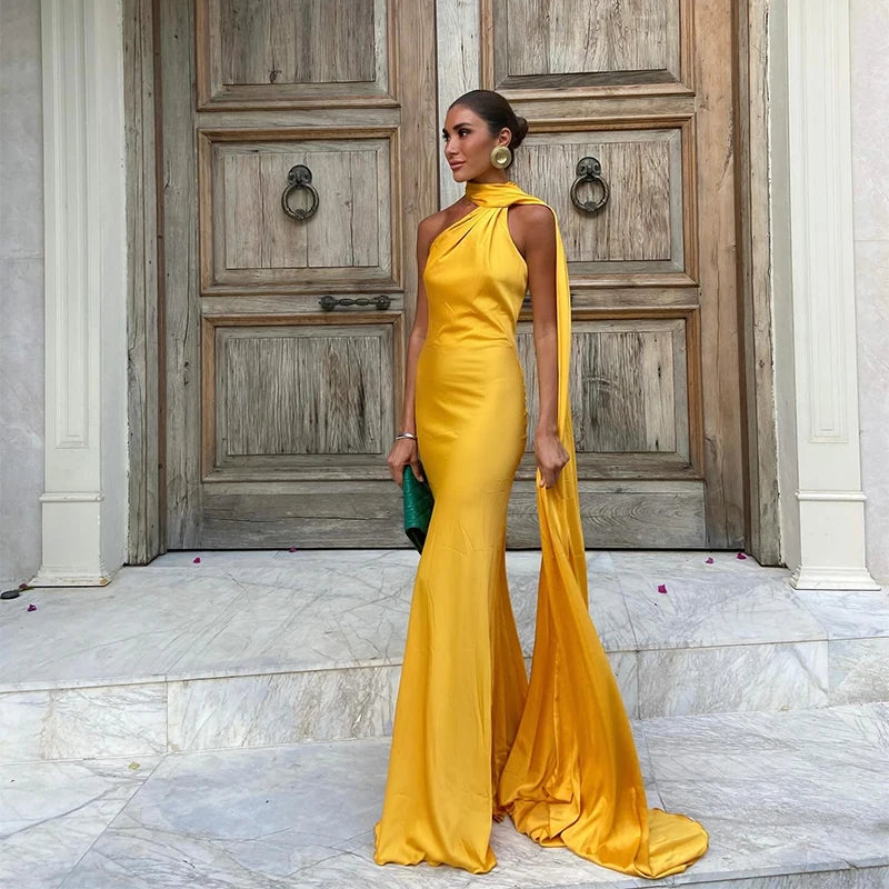 Satin Prom Dress with Bow – Elegant, Halter Neckline, Off-the-Shoulder and Open Back