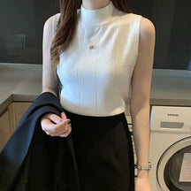 Top Feminino em Malha – Sem Mangas, Gola Redonda, Básico e Casual