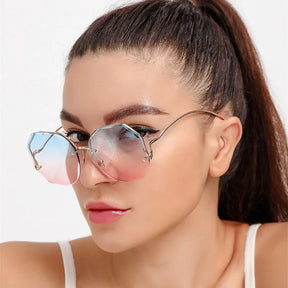 Women's Oversized Sunglasses – Vintage Style with Metal Frame and UV400 Protection