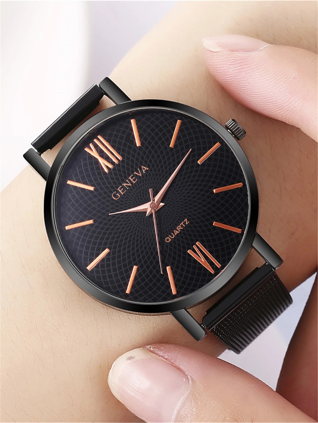 Elegant Women's Steel Mesh Watch – Minimalist and Versatile Design