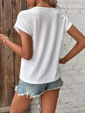 Camisa Casual de Algodão com Decote em V Vazado – Manga Curta para o Verão 2025