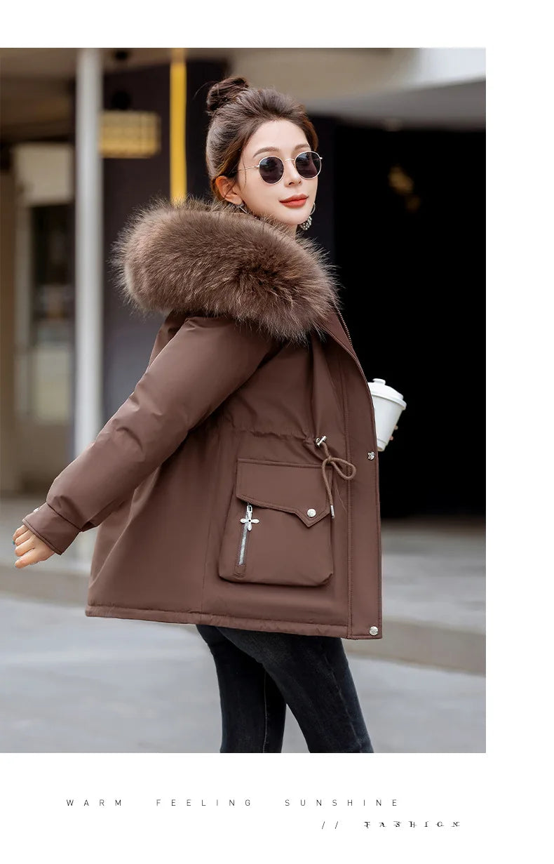Casaco Parka Feminina de Inverno – Capuz com Pêlo e Corte Elegante