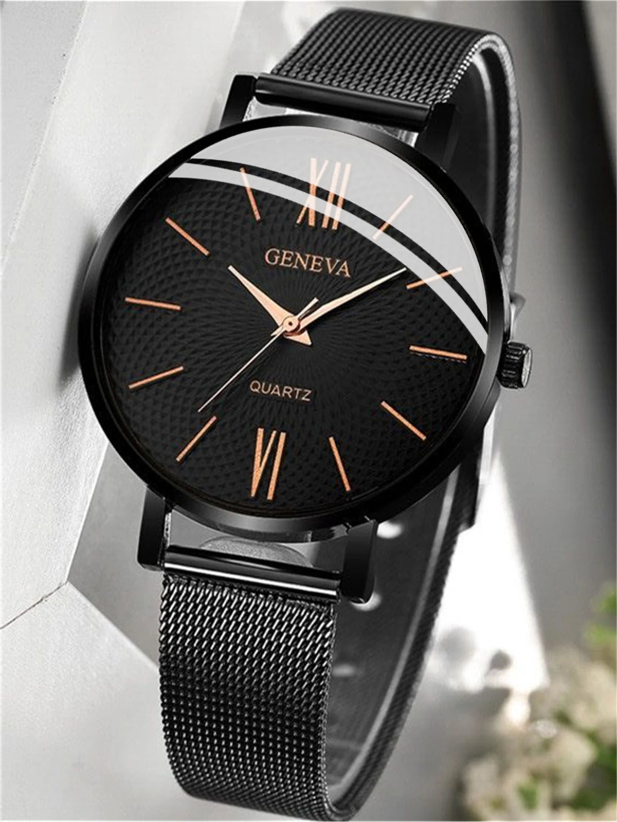 Elegant Women's Steel Mesh Watch – Minimalist and Versatile Design