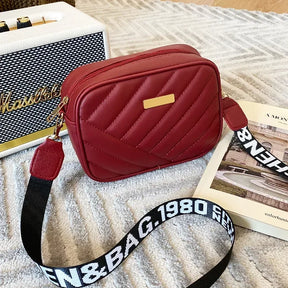 Small Women's Crossbody Bag – Elegant Design in Synthetic Leather with Zipper Closure