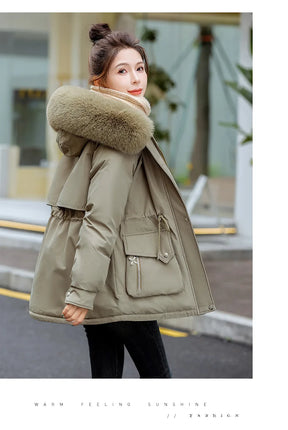 Casaco Parka Feminina de Inverno – Capuz com Pêlo e Corte Elegante