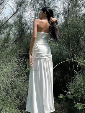 Vestido Verão 2025 com Fendas Altas – Elegante, Sem Mangas, Decote Assimétrico
