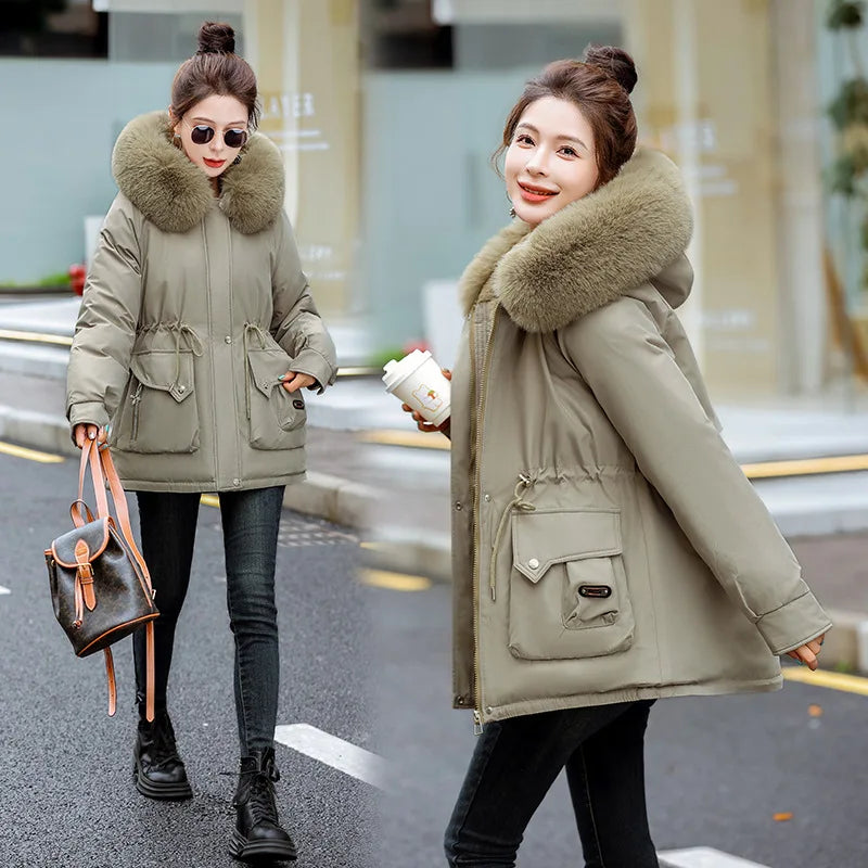 Casaco Parka Feminina de Inverno – Capuz com Pêlo e Corte Elegante