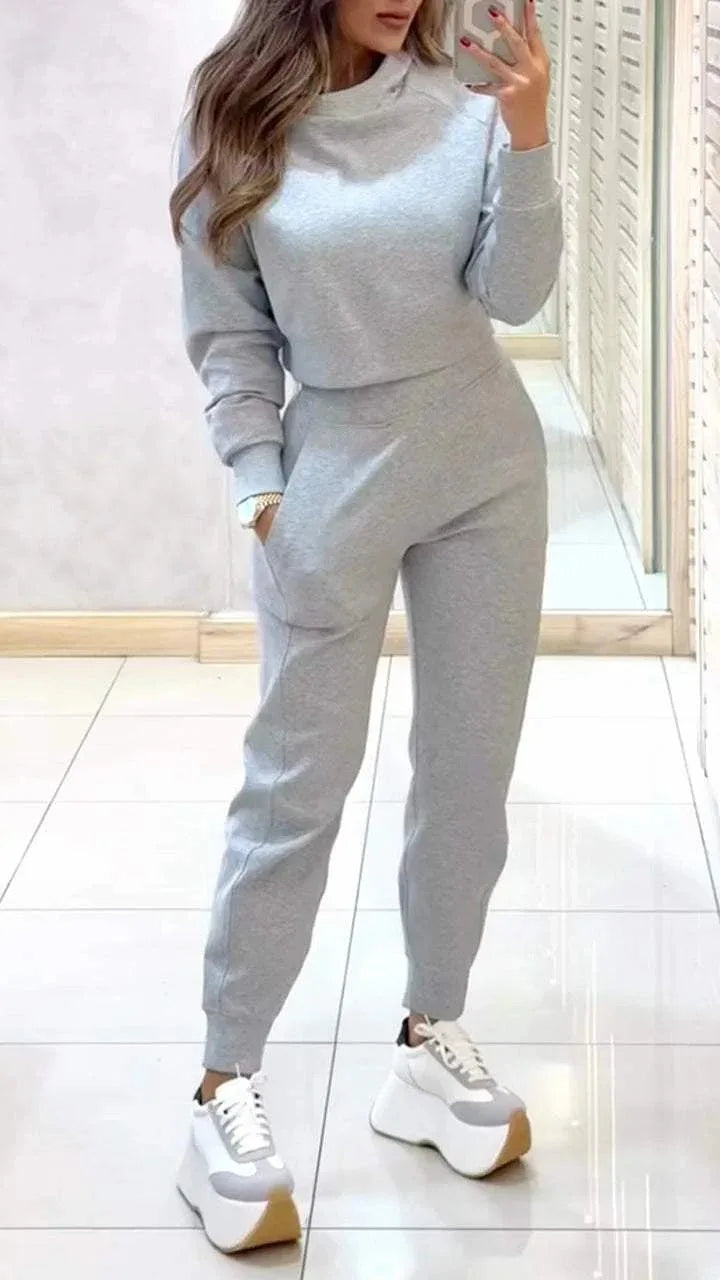 Women's Winter Set with Hoodie and Pants – 2 Stylish and Comfortable Pieces