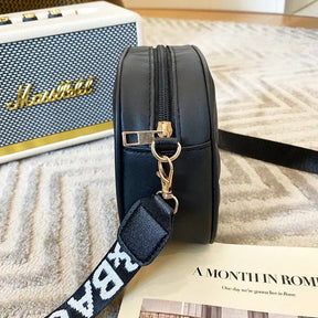 Small Women's Crossbody Bag – Elegant Design in Synthetic Leather with Zipper Closure