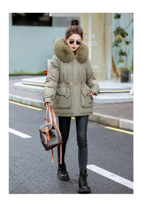 Casaco Parka Feminina de Inverno – Capuz com Pêlo e Corte Elegante