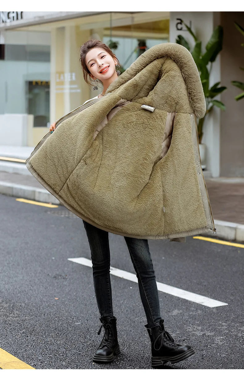 Casaco Parka Feminina de Inverno – Capuz com Pêlo e Corte Elegante