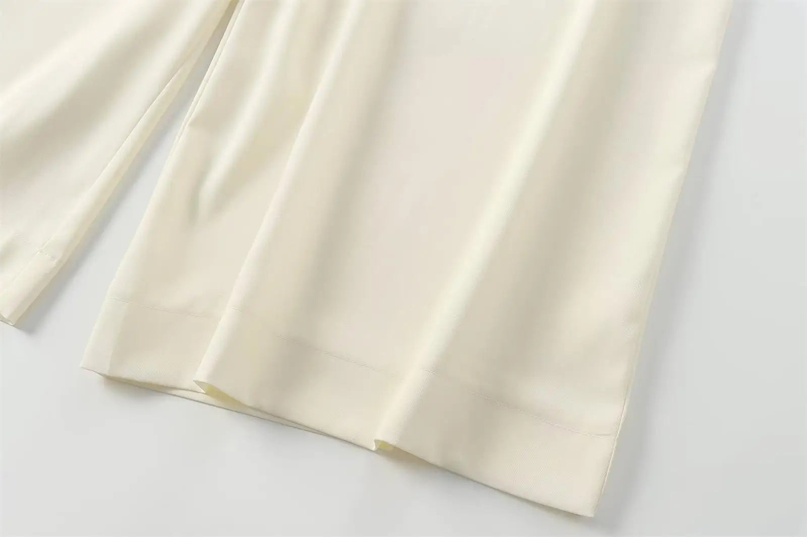 Women's Sleeveless Top and Pants Set – V-Neck, Elegant Belt, and Straight Cut 