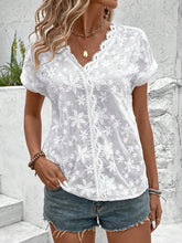Blusa Feminina de Chiffon com Renda – Manga Curta, Decote em V, Branca | Verão