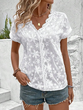 Blusa Feminina de Chiffon com Renda – Manga Curta, Decote em V, Branca | Verão