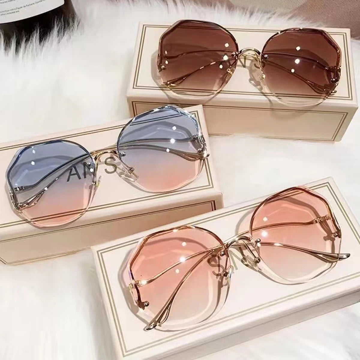 Women's Oversized Sunglasses – Vintage Style with Metal Frame and UV400 Protection
