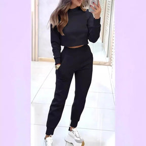 Women's Winter Set with Hoodie and Pants – 2 Stylish and Comfortable Pieces