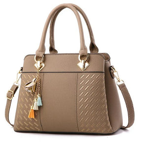 Mala Tiracolo Feminina de Luxo Gusure – Grande Capacidade com Pendente de Tassel e Bordado Elegante