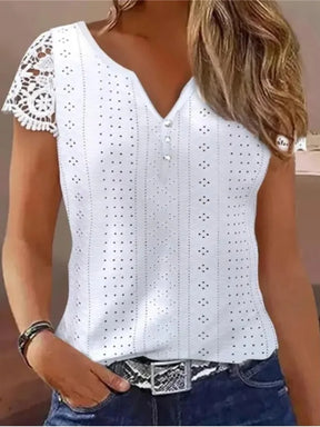 Blusa Casual de Verão – Decote em V, Manga Curta em Renda e Bordados Delicados