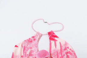 Summer Outfit – Halter Top with Appliques + Tight, Beach-Style Skirt with Pearl Necklace